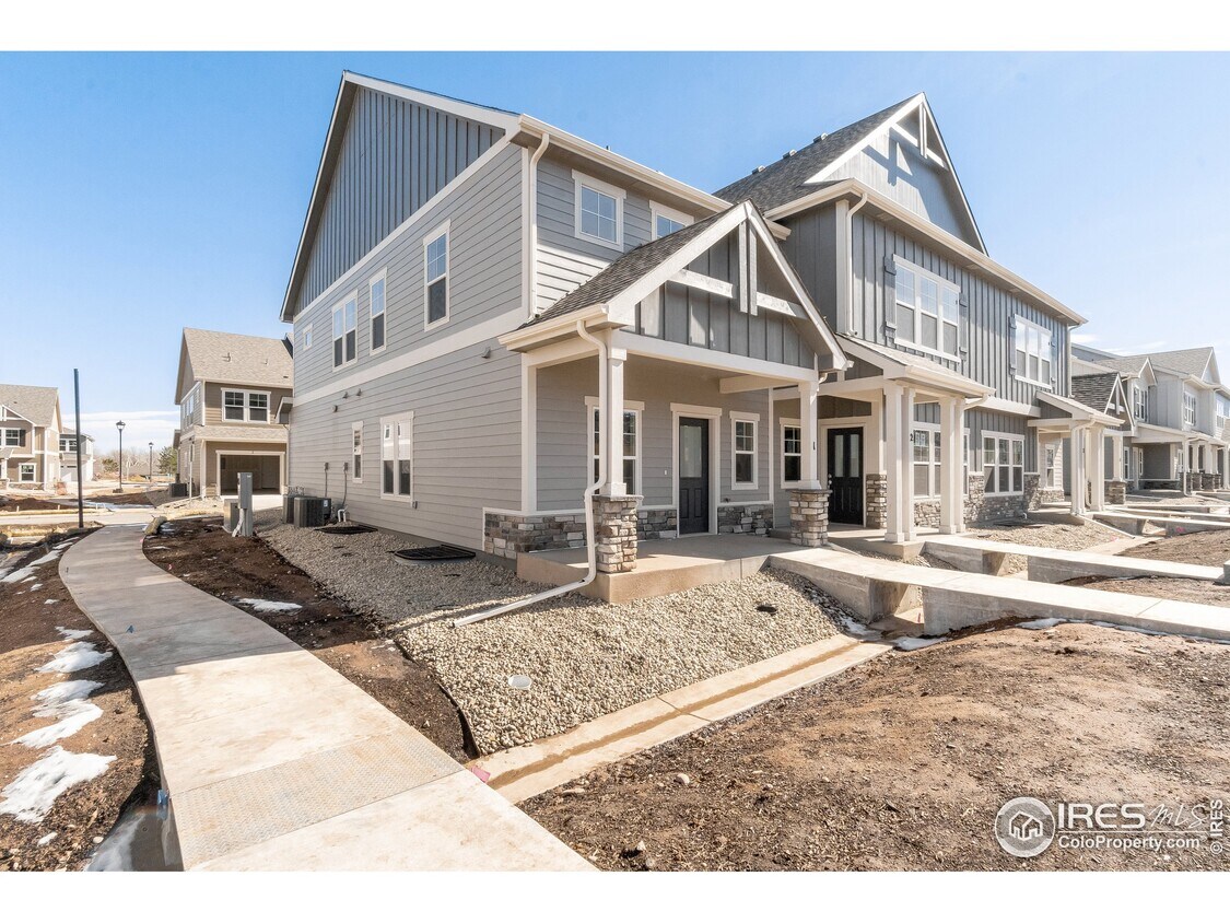 Foto principal - 2420 Ridge Top Dr