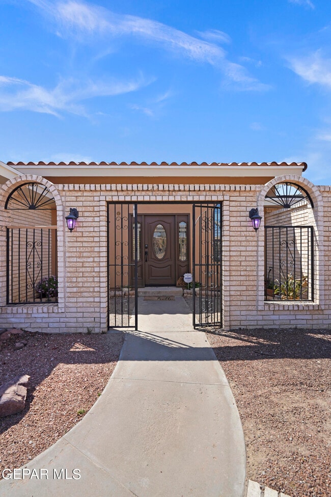 Building Photo - 6108 Camino Alegre Dr