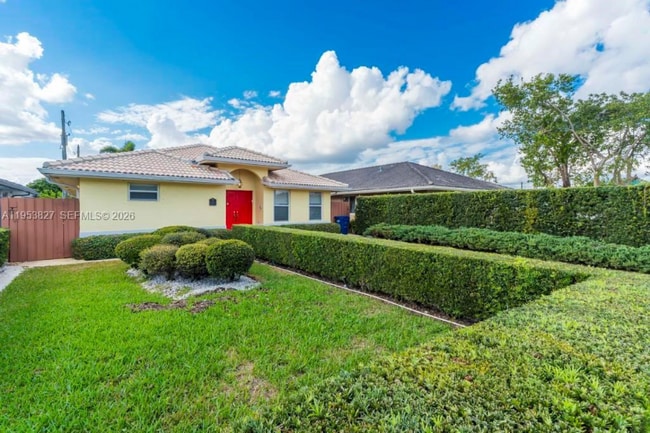 Building Photo - 4370 SW 82nd Ave