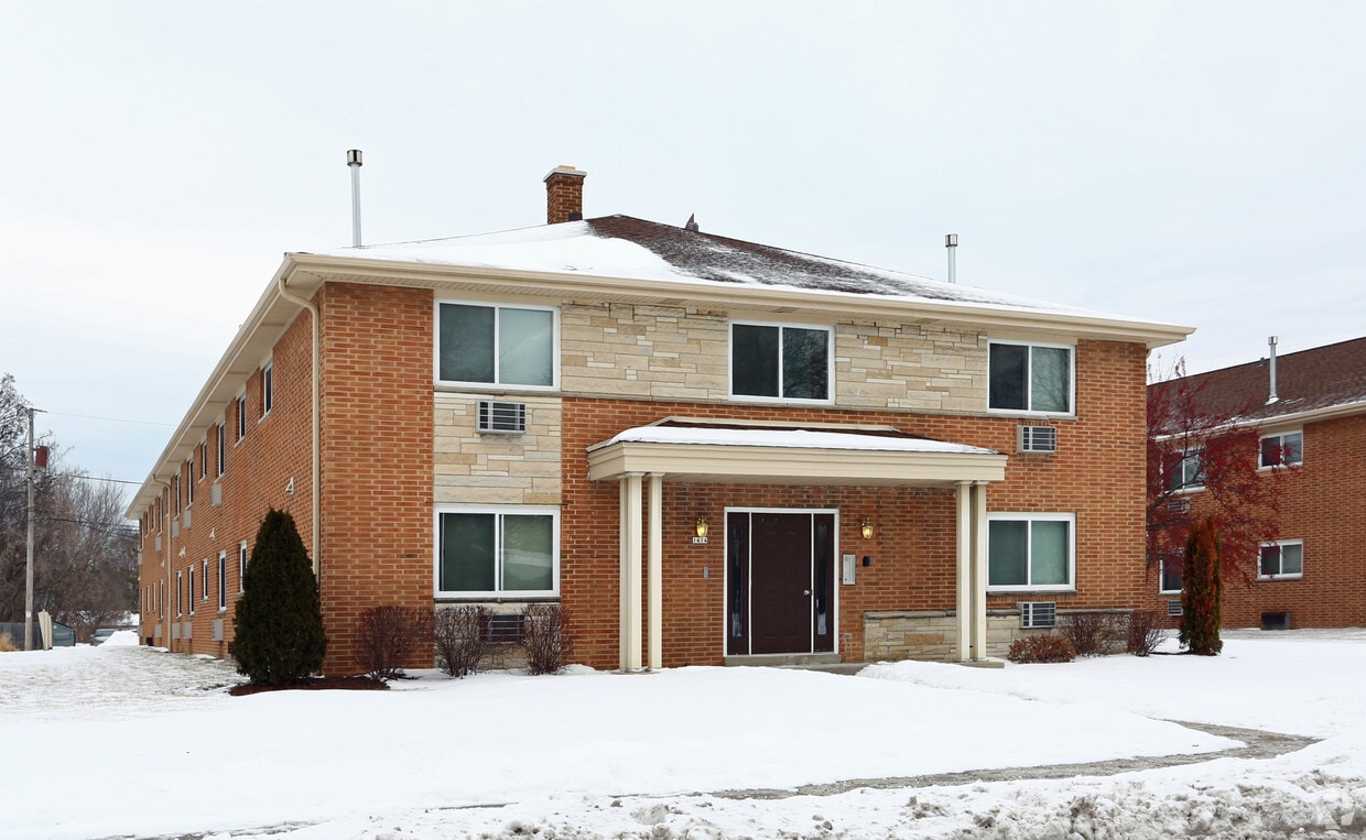 Building Photo - 1414-1420 E Warnimont Ave