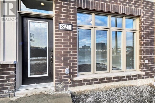 Building Photo - 821 Mikinak Rd.