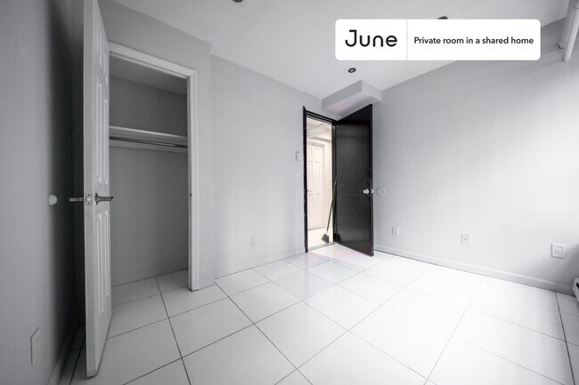 Building Photo - Room in Shared 5 bed/2 bath home in Upper West Side