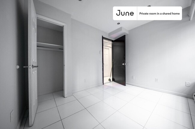 Foto del edificio - Room in Shared 5 bed/2 bath home