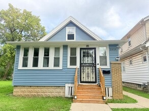Building Photo - 2614 N 53rd St