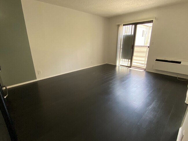 Foto del edificio - 827 S Wilton Pl