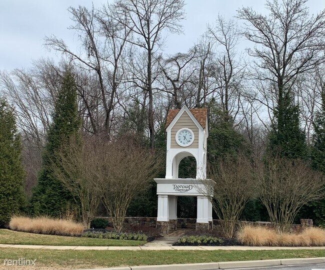 Foto del edificio - 3 br, 2.5 bath Townhome - 7072 Ingrahm Dr