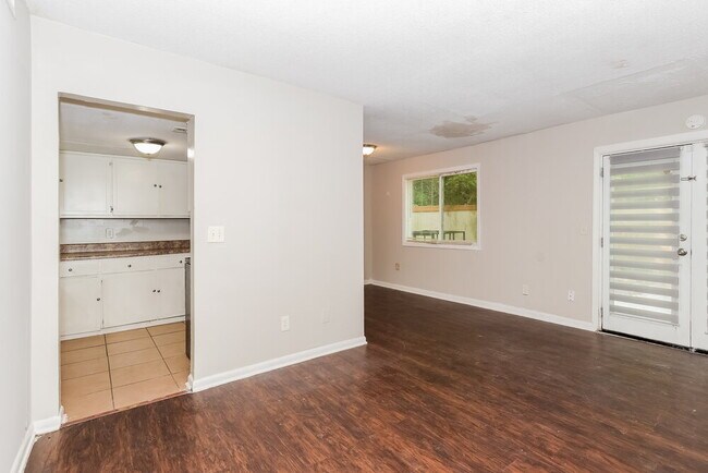 Building Photo - 3419 Cobbs Ferry Dr