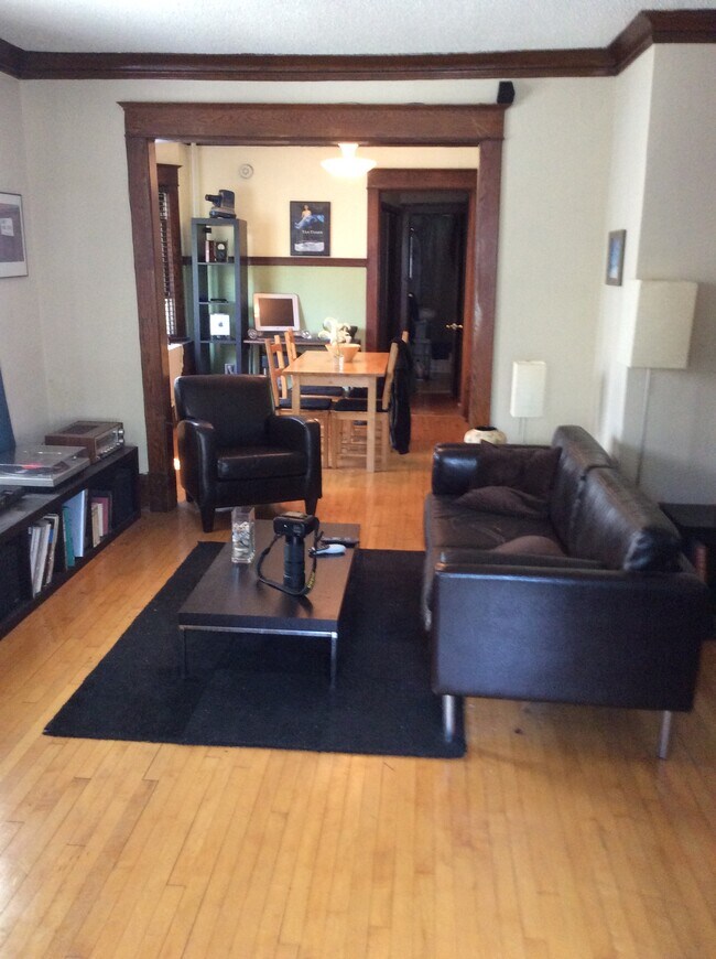 Foto del edificio - 3508 Bryant Ave S