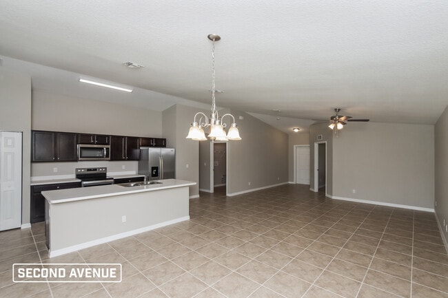 Building Photo - 842 Algaringo Ave SE