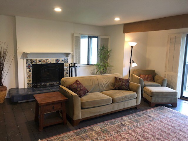 Building Photo - 33 Lockton Ln