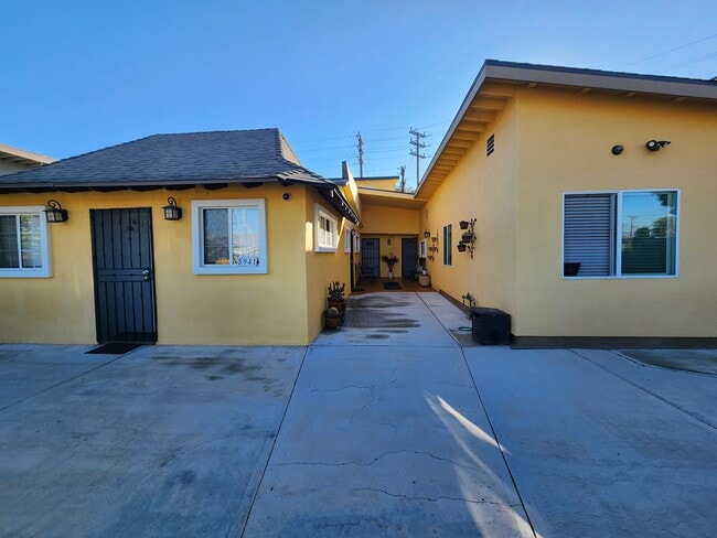 Building Photo - 5941 Whitnall Hwy