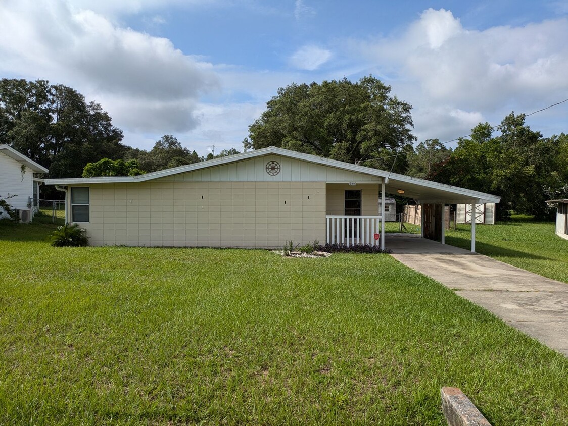 Primary Photo - 2/2 fenced in yard located in RAINBOW LAKE...