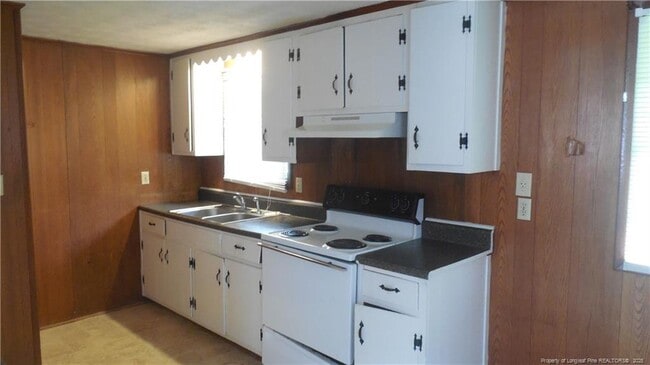 Foto del edificio - 826 Ridge Rd