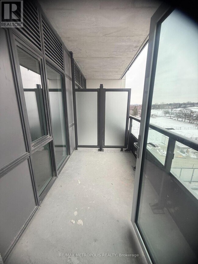 Photo du bâtiment - 705 Davis Dr