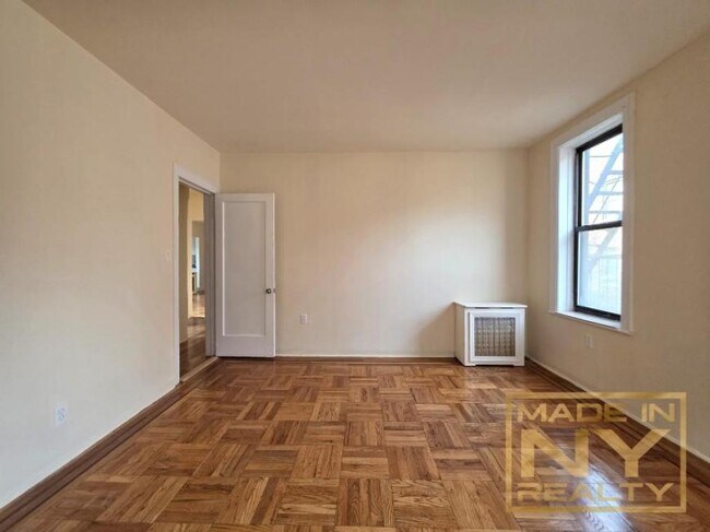 Foto del edificio - 2 bedroom in FLUSHING NY 11358