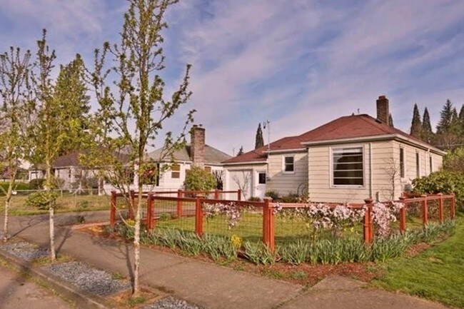 Foto del edificio - 8415 NE Milton St