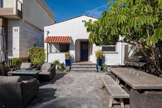 Building Photo - 63 9th Ct