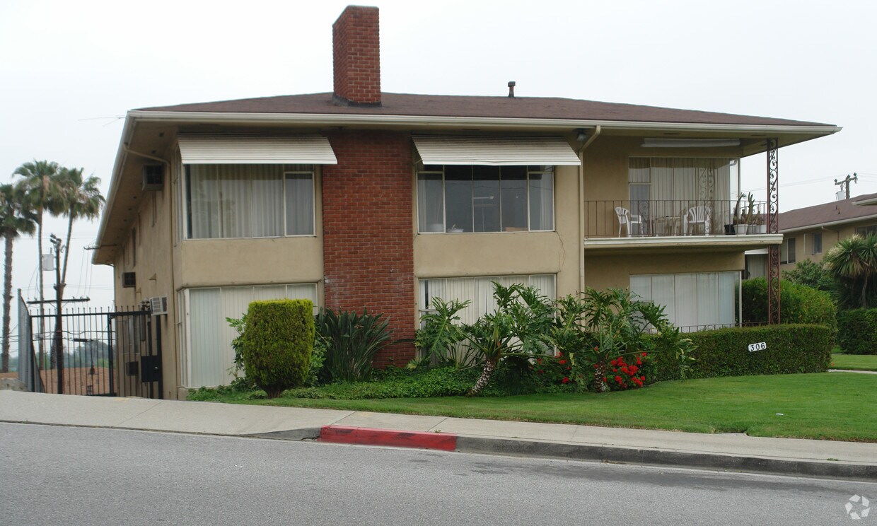 Foto del edificio - 306 Mockingbird Ln