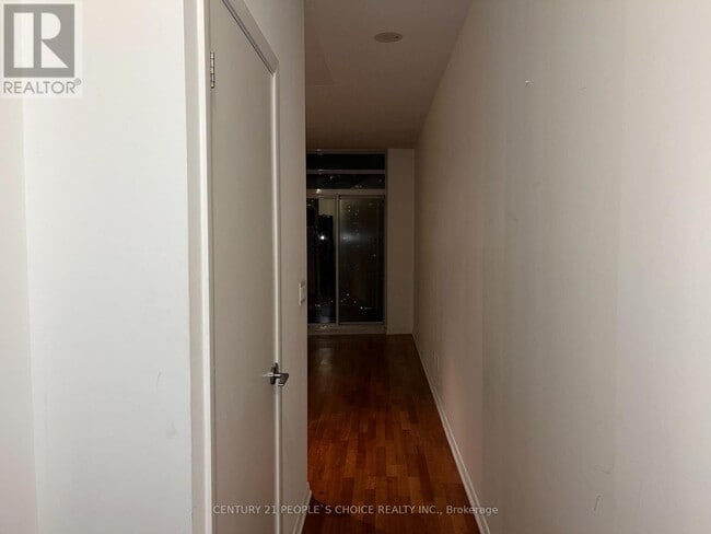 Building Photo - 231-2231 Fort York Blvd