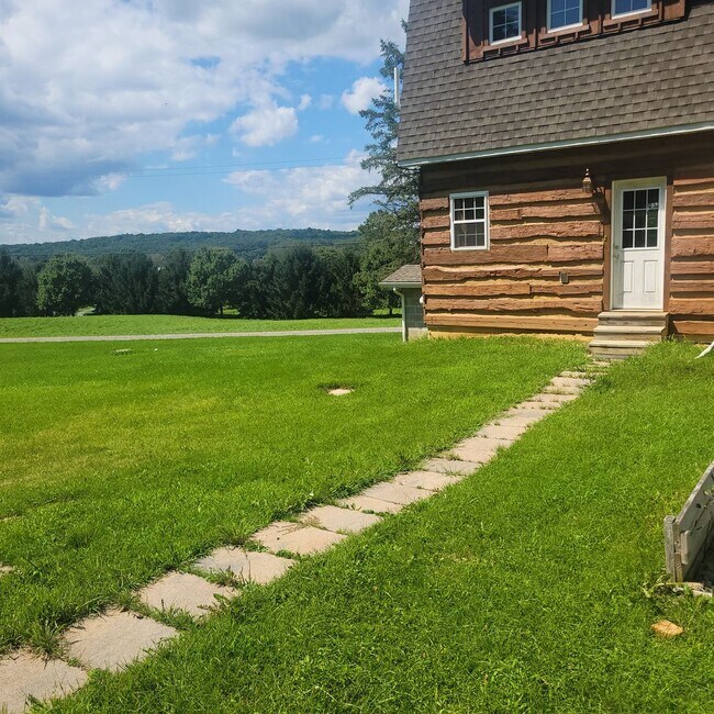 Building Photo - Rustic hidden Gem this 3 Bedroom, 1.5 Bath...