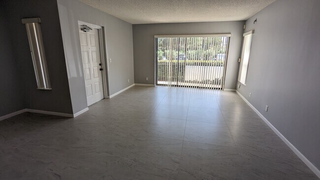 Foto del edificio - 2733 SW Matheson Ave