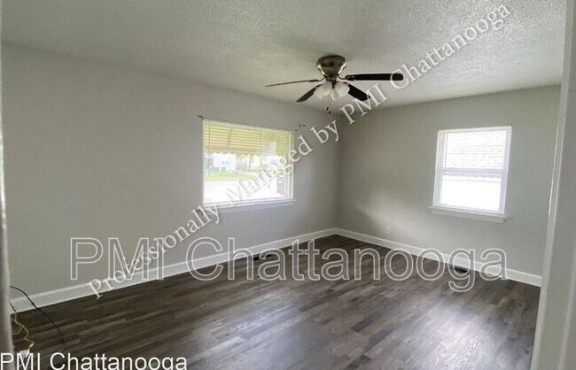 Building Photo - 606 N Moore Rd
