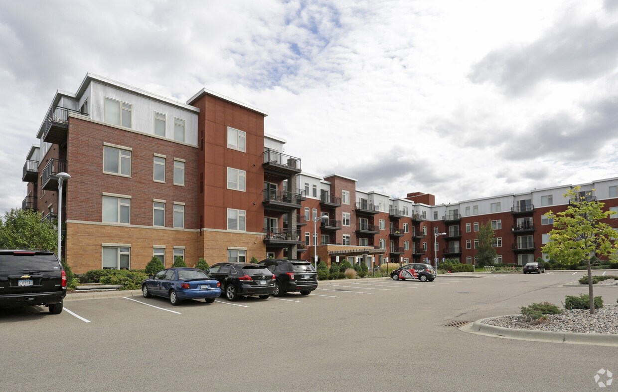 York Place East, LLC Apartments Edina, MN