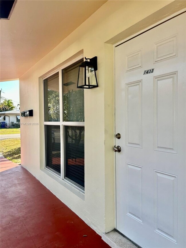 Foto del edificio - 1433 NE 22nd St