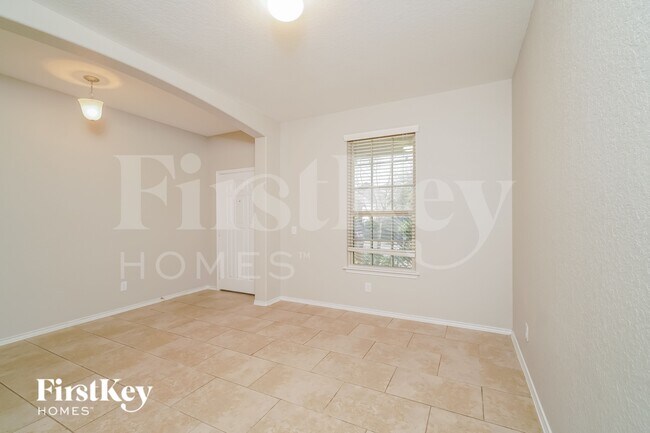 Foto del edificio - 500 Stonebrook Dr