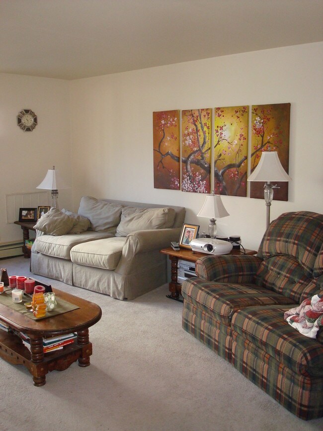 Casa Blanca Apartments Rentals Madison, WI