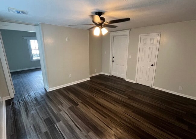 Building Photo - 469 E Brandeis Ave