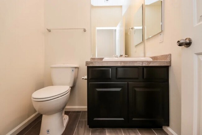 Foto del edificio - 1735 W Lacewood Pl