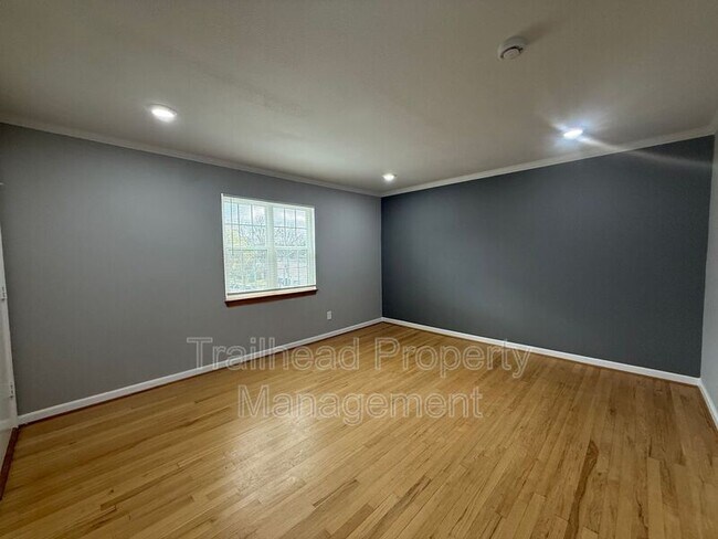 Foto del edificio - 316 E Gregory Blvd