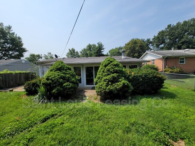 Building Photo - 1321 Columbus Dr