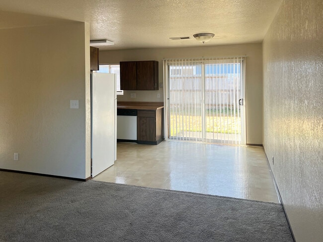 Building Photo - 2368 Blue Jay Ct