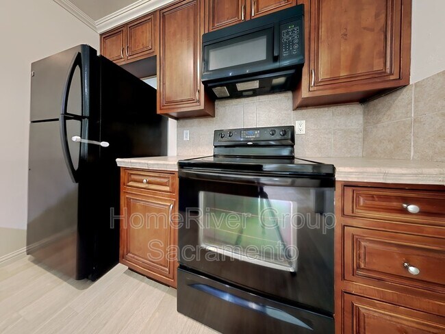 Foto del edificio - 4516 Greenholme Dr