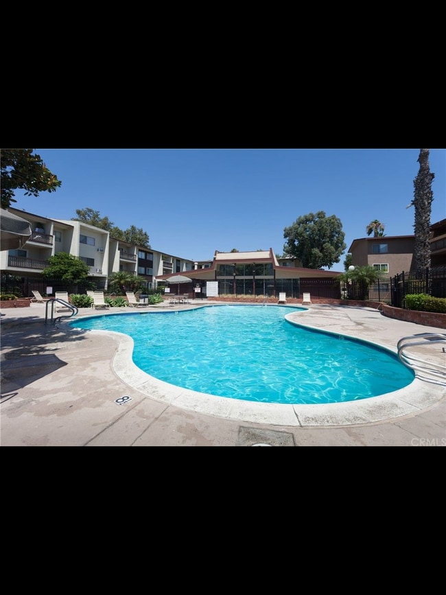12200 Montecito Rd Unit B304, Seal Beach, CA 90740 Condo for Rent in