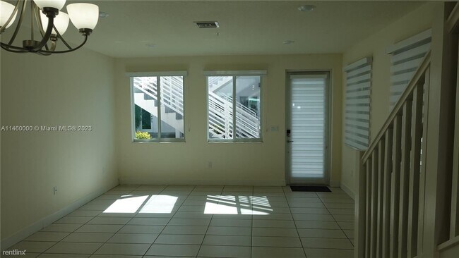 Foto del edificio - 3 br, 2.5 bath House - 10226 NW 64th Ter A...