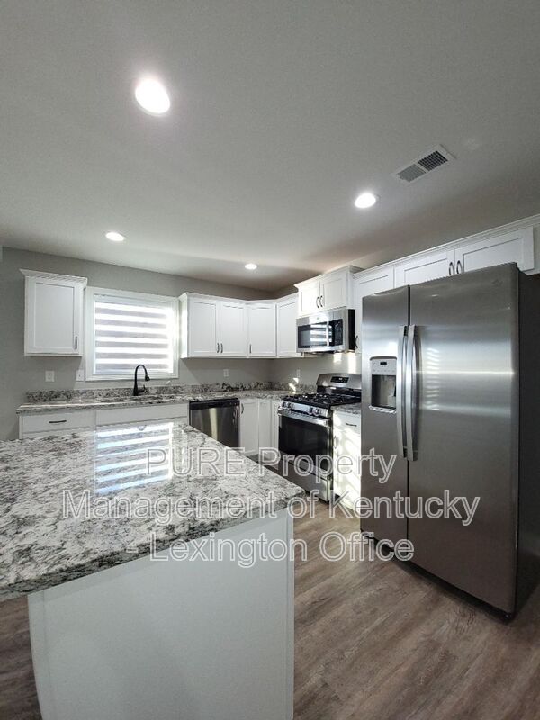 Primary Photo - 521 Sapphire Dr