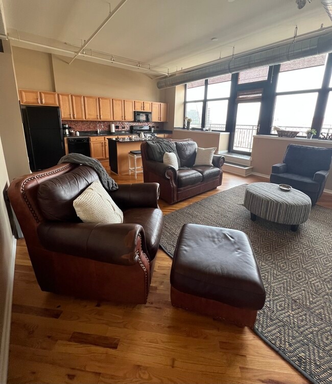 2015 Grand Blvd Unit 422, Kansas City, MO 64108 Condo for Rent in