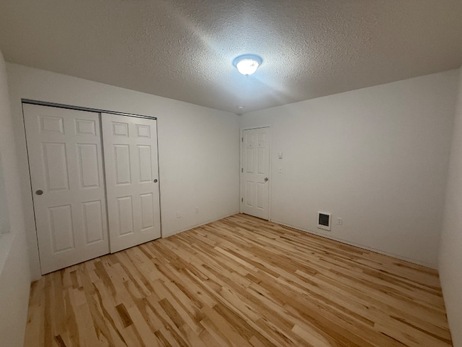 Foto del edificio - 1565 N Summit Rd