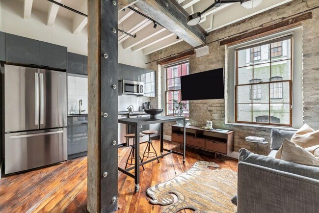 Building Photo - 315 Girod St