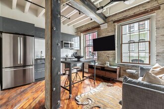Building Photo - 315 Girod St