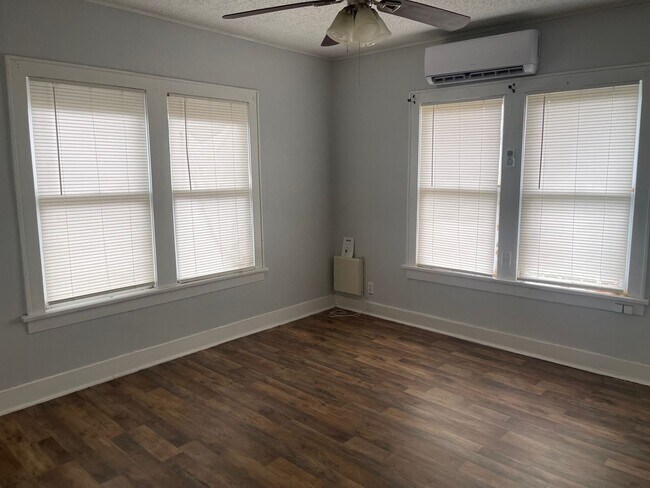 Building Photo - Cozy 1-Bedroom duplex AVAILABLE SOON!