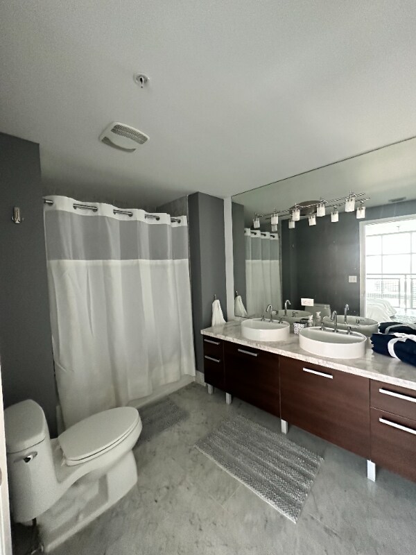 Building Photo - 244 Biscayne Blvd