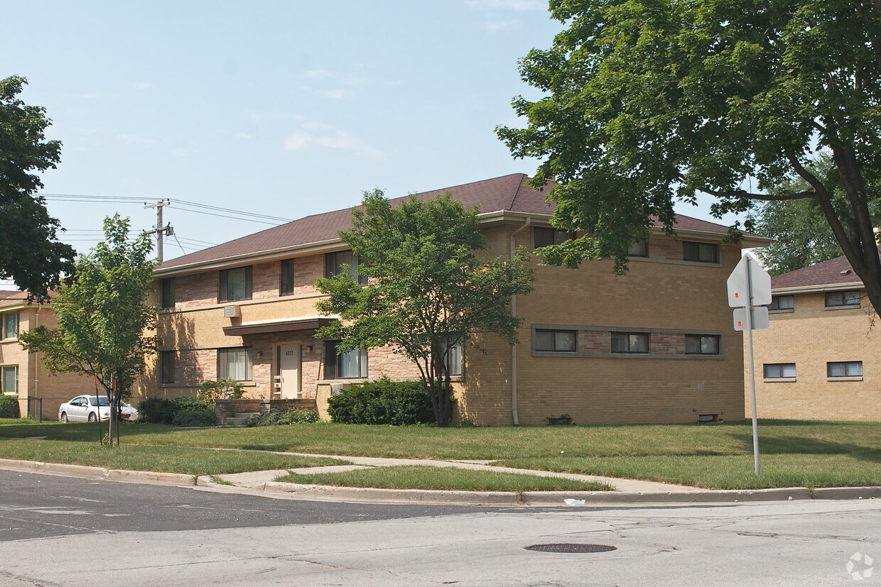 Building Photo - 4377 N 90th St