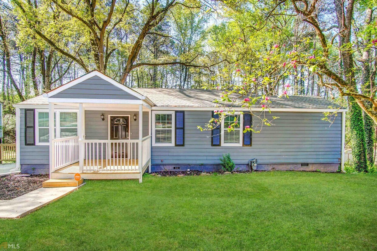 Primary Photo - 2556 Godfrey Dr NW