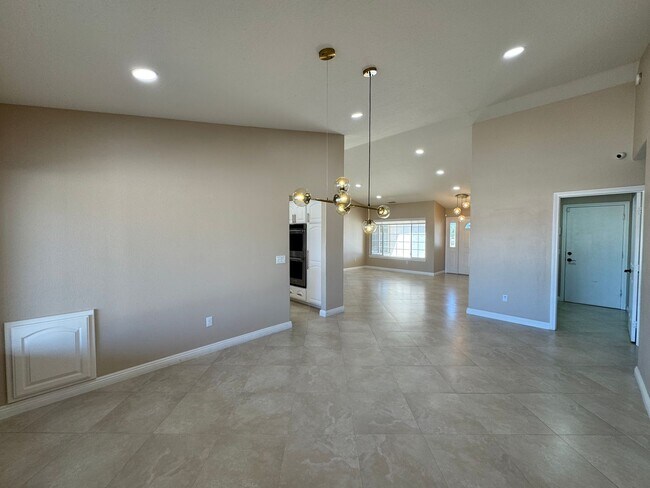Foto del edificio - Luxury Skyline Ranch Home with Pool & Stunning Views