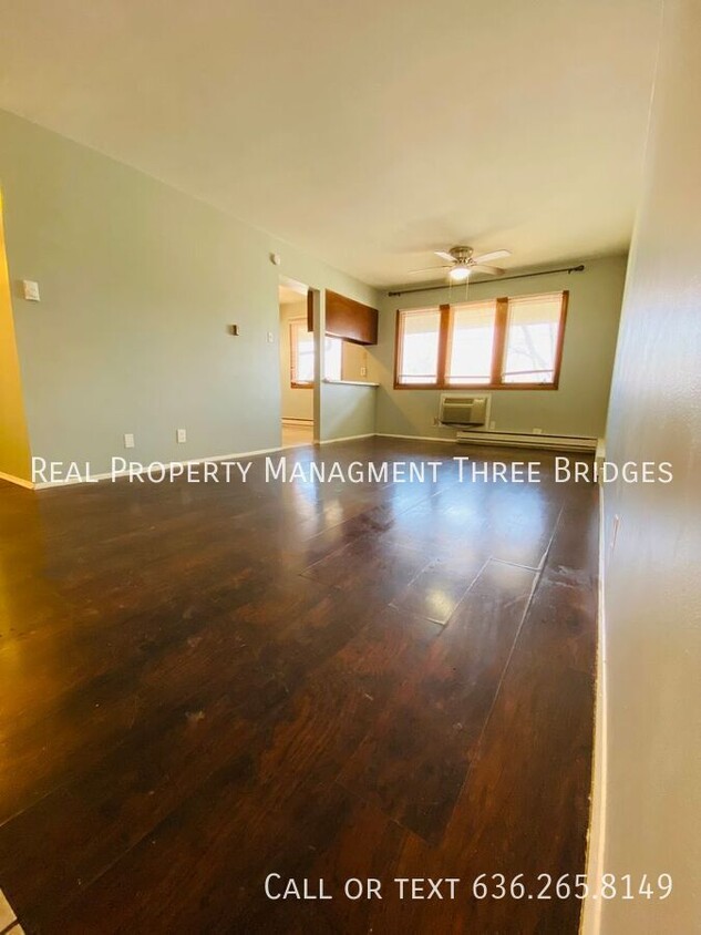 Primary Photo - 7435 Hazelcrest Dr