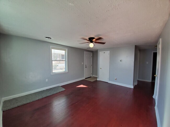 Building Photo - 2220 Murchison Rd